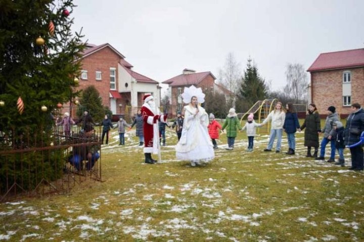 Кобринской детской деревне исполнилось 27 лет – праздник ребятам устроили волонтеры, аниматоры и представители бизнеса