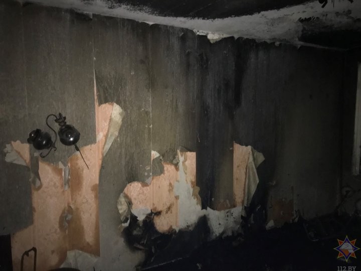 В Ивацевичском районе работники МЧС спасли на пожаре двух человек, еще один стал жертвой огня