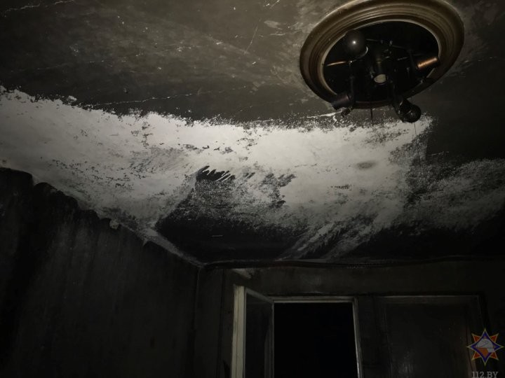 В Ивацевичском районе работники МЧС спасли на пожаре двух человек, еще один стал жертвой огня