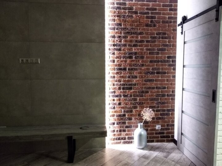 Молодая семья из Брестской области показала, какой ремонт в стиле лофт они сделали в квартире своими руками