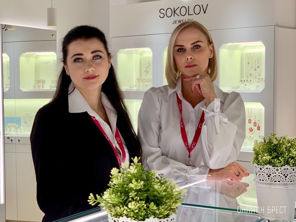 Золотое кольцо от 260 рублей: где в Бресте смотреть новогодние подарки?