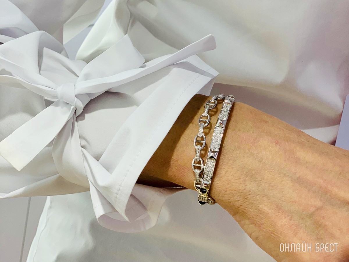 Золотое кольцо от 260 рублей: где в Бресте смотреть новогодние подарки?