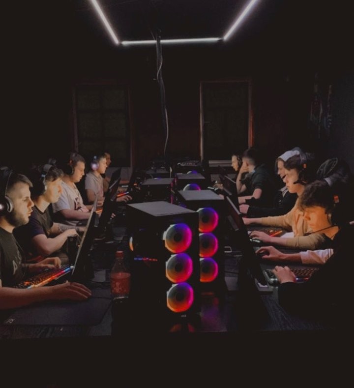 Геймеры из Кобрина прошли в финал турнира по CS: GO, «в сухую» обыграв брестчан