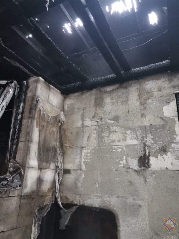 В Кобрине спасатели ликвидировали пожар в производственном цеху