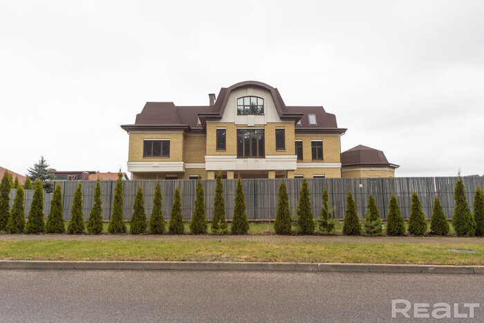 Самый дорогой из продающихся домом в Беларуси. Сколько он стоит?