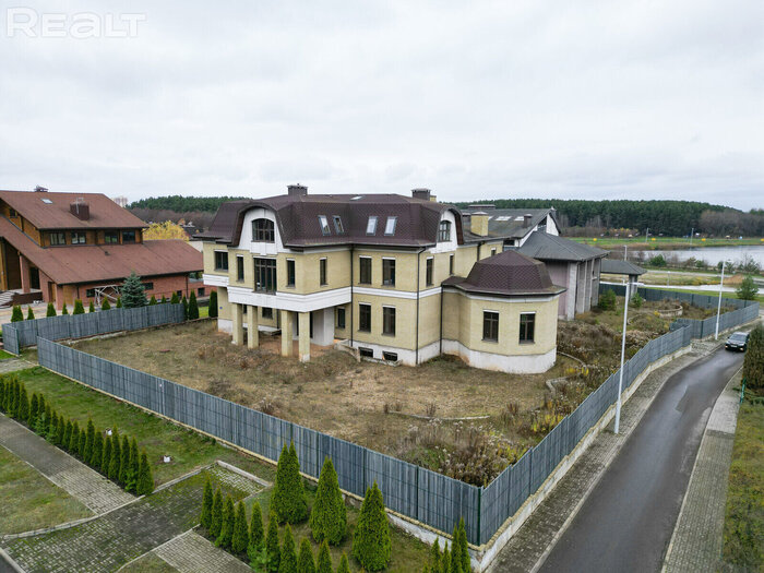 Самый дорогой из продающихся домом в Беларуси. Сколько он стоит?