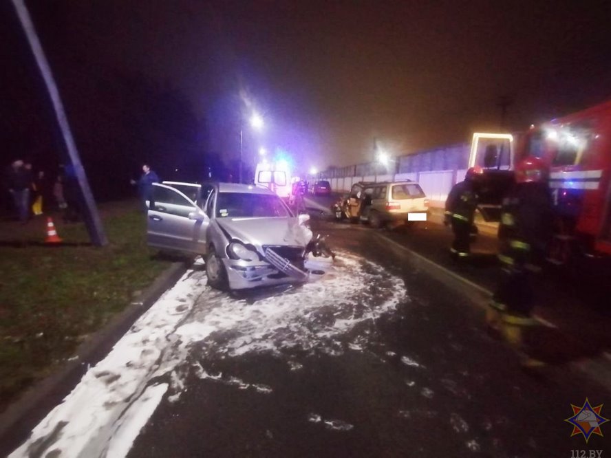 Как спасали водителя, попавшего вчера в ДТП в Бресте, рассказали в МЧС