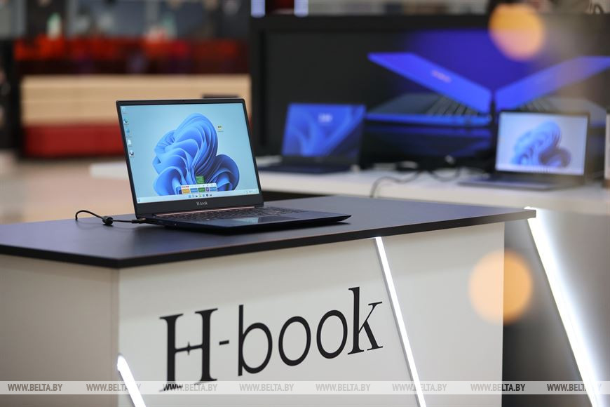 В «Столице» открылся первый магазин белорусских ноутбуков. Почем там продают технику?