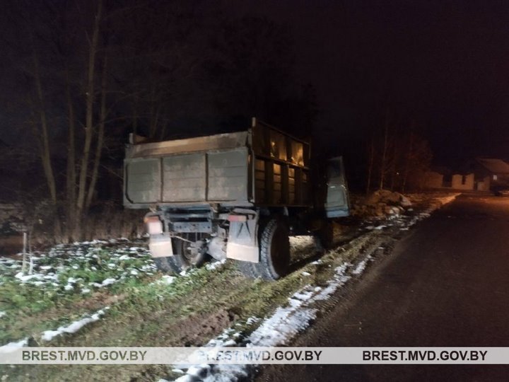 Уголовная ответственность грозит двум жителям Пружан за кражу неисправного авто сельхозпредприятия