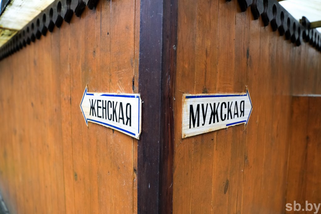 Намоленное место. Сотни людей едут к роднику у Западного Буга, чтобы окунуться в купель