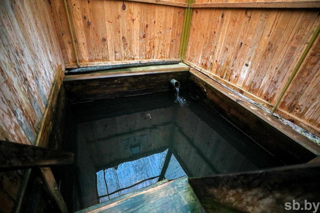 Намоленное место. Сотни людей едут к роднику у Западного Буга, чтобы окунуться в купель