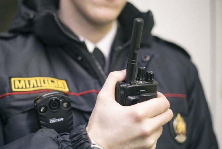 Жительница Лунинецкого района напала на милиционера с топором