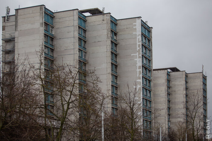 «Перед сном я мечтала о своей комнате». Белорусы рассказали о том, как десятки лет прожили в общежитии