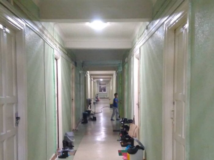 «Перед сном я мечтала о своей комнате». Белорусы рассказали о том, как десятки лет прожили в общежитии