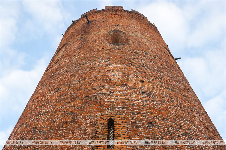 Каменецкая вежа - уникальный памятник архитектуры XIII века