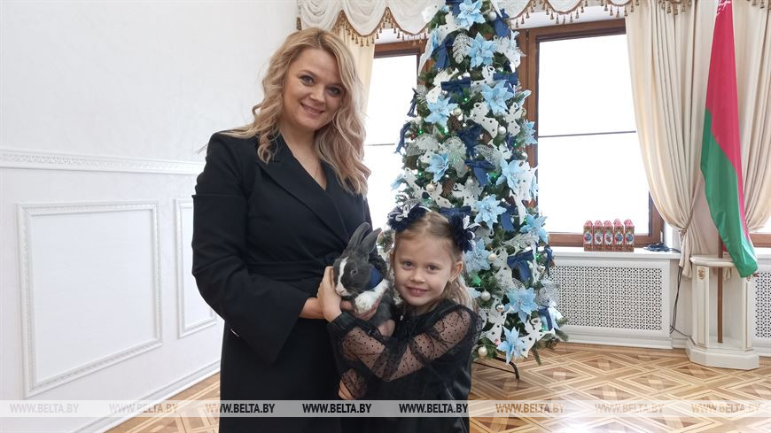 В Брестском горисполкоме сегодня чествовали финалистов фотоконкурса, посвященного выбору талисмана Бреста 2023 года