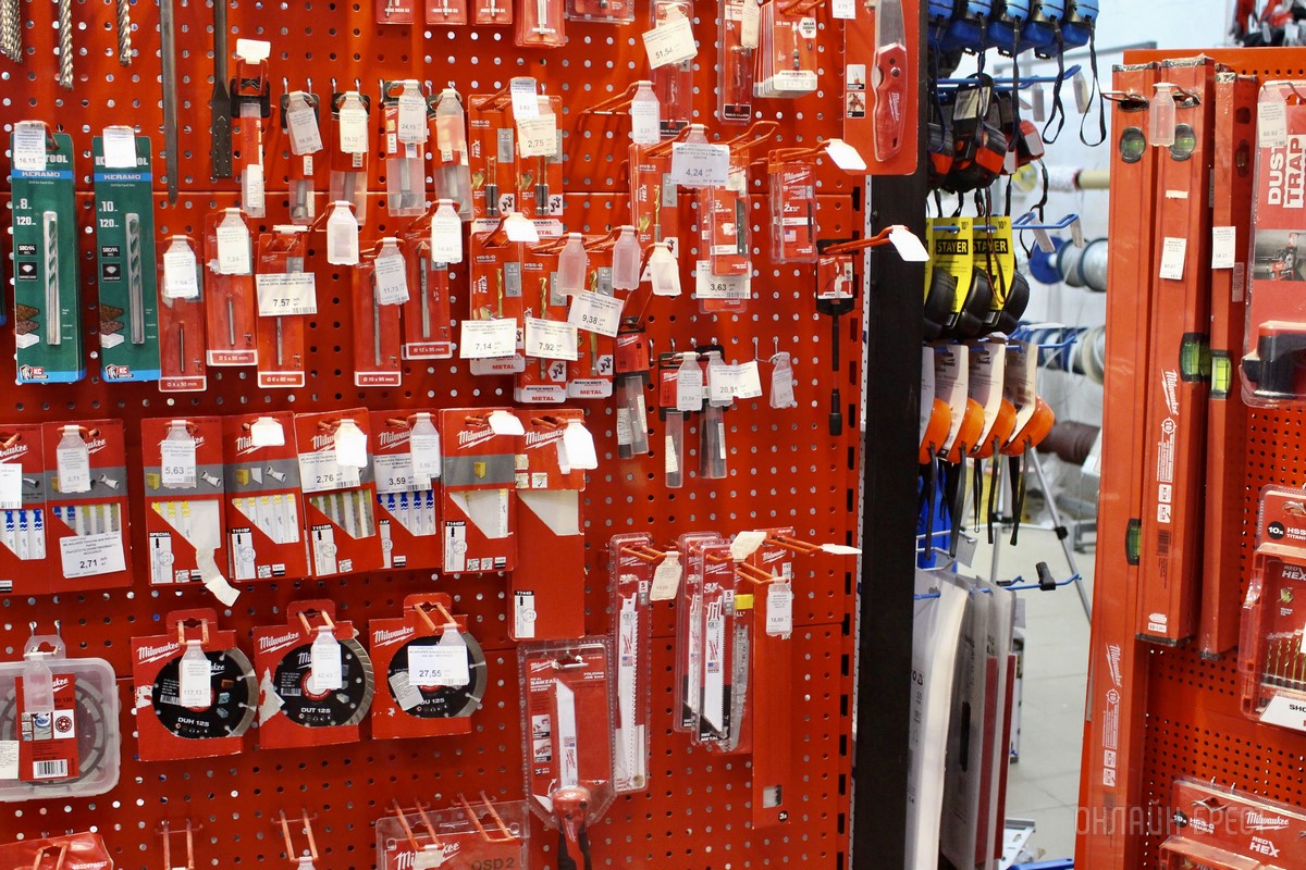 Мужу, отцу, дедушке, брату. Выбирайте нужные подарки для настоящих мужчин в строительных магазинах «АмайзТрейд» в Бресте