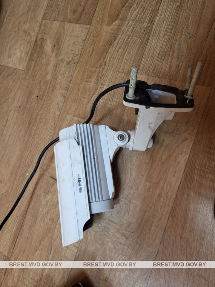 Жители Барановичского района обворовали склад, чтобы обменять украденное на алкоголь