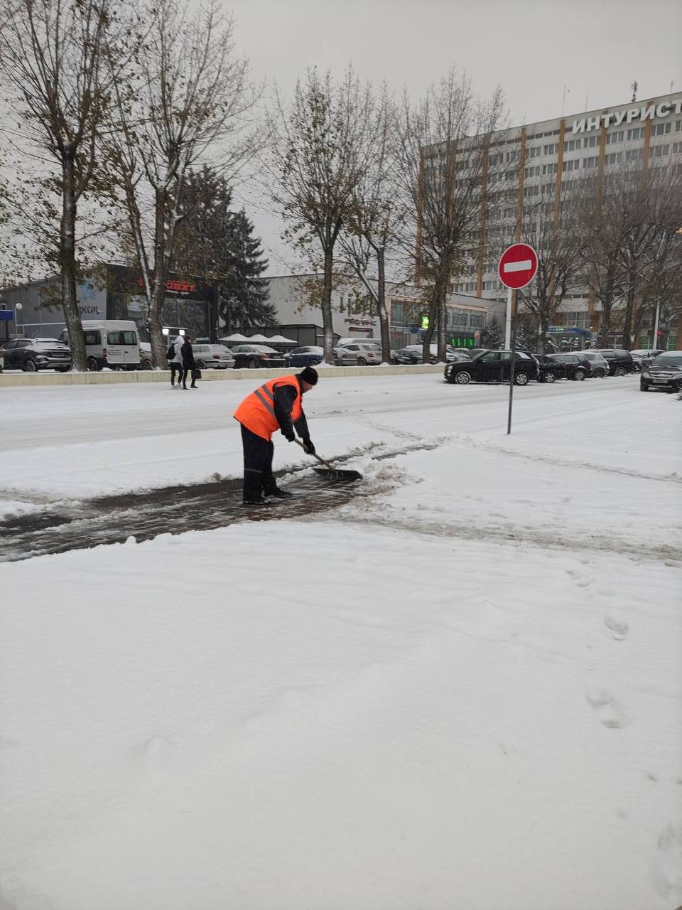 В Бресте более 200 работников «Коммунальника» борются со снегом