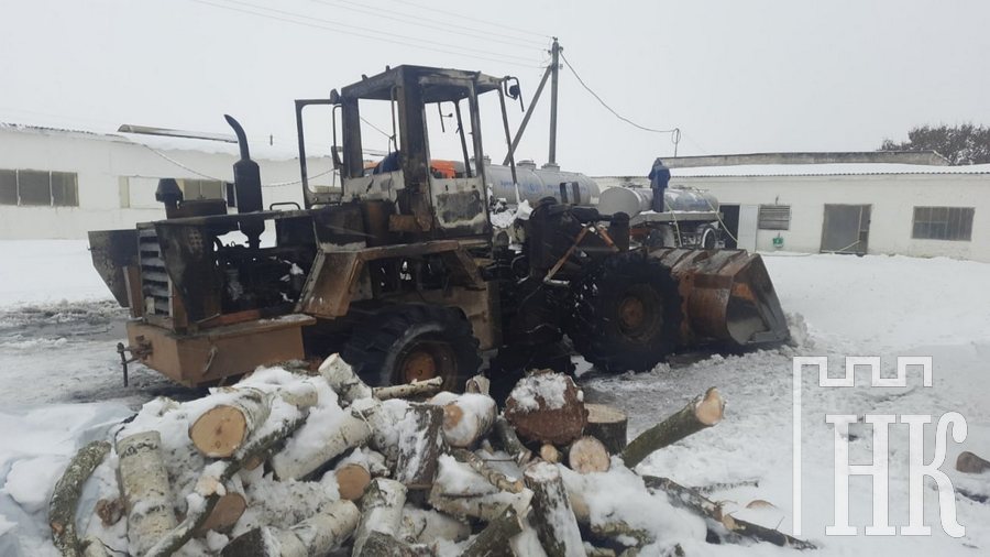 В Каменецком районе загорелся фронтальный погрузчик