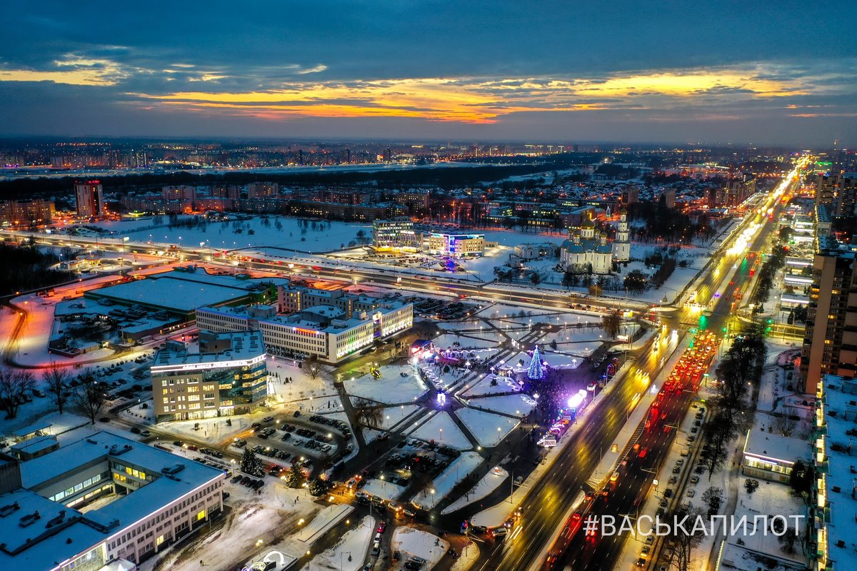 Открытие главной новогодней ёлки Московского района Бреста. Видео и фото