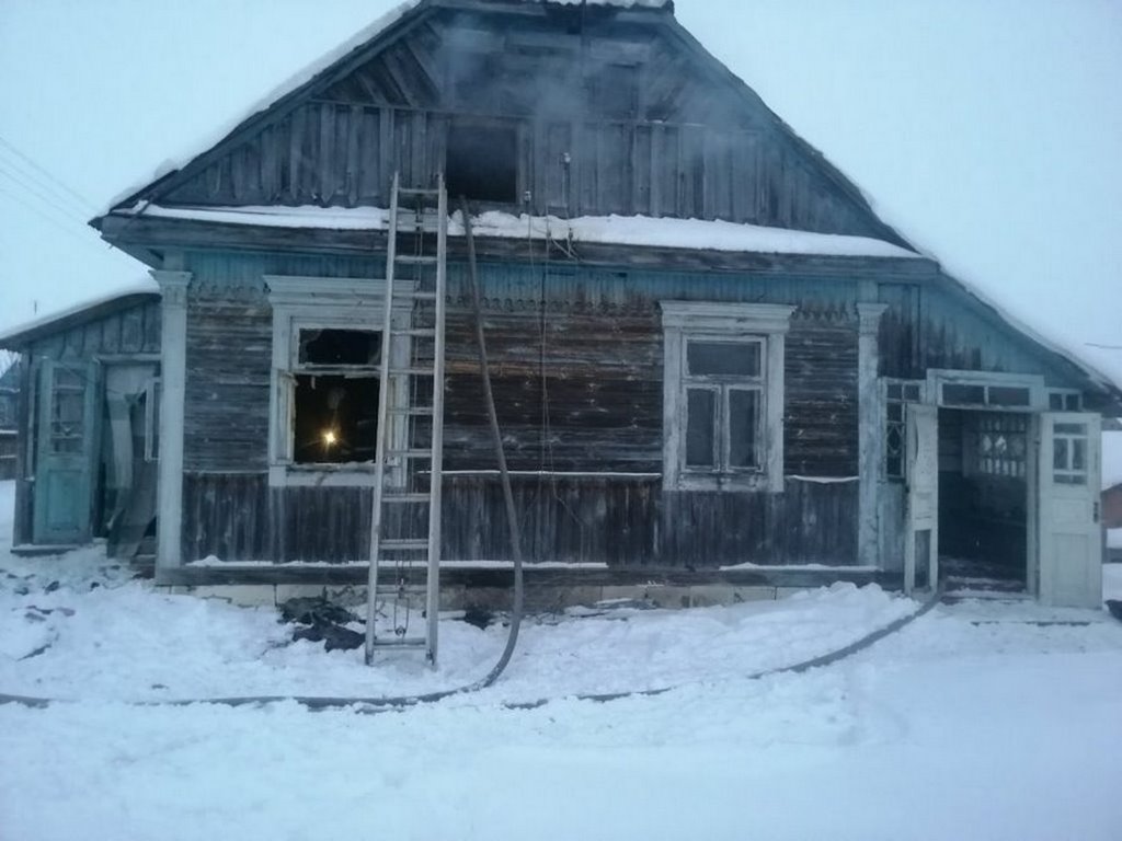 Двое маленьких детей пострадали при пожаре в Столинском районе