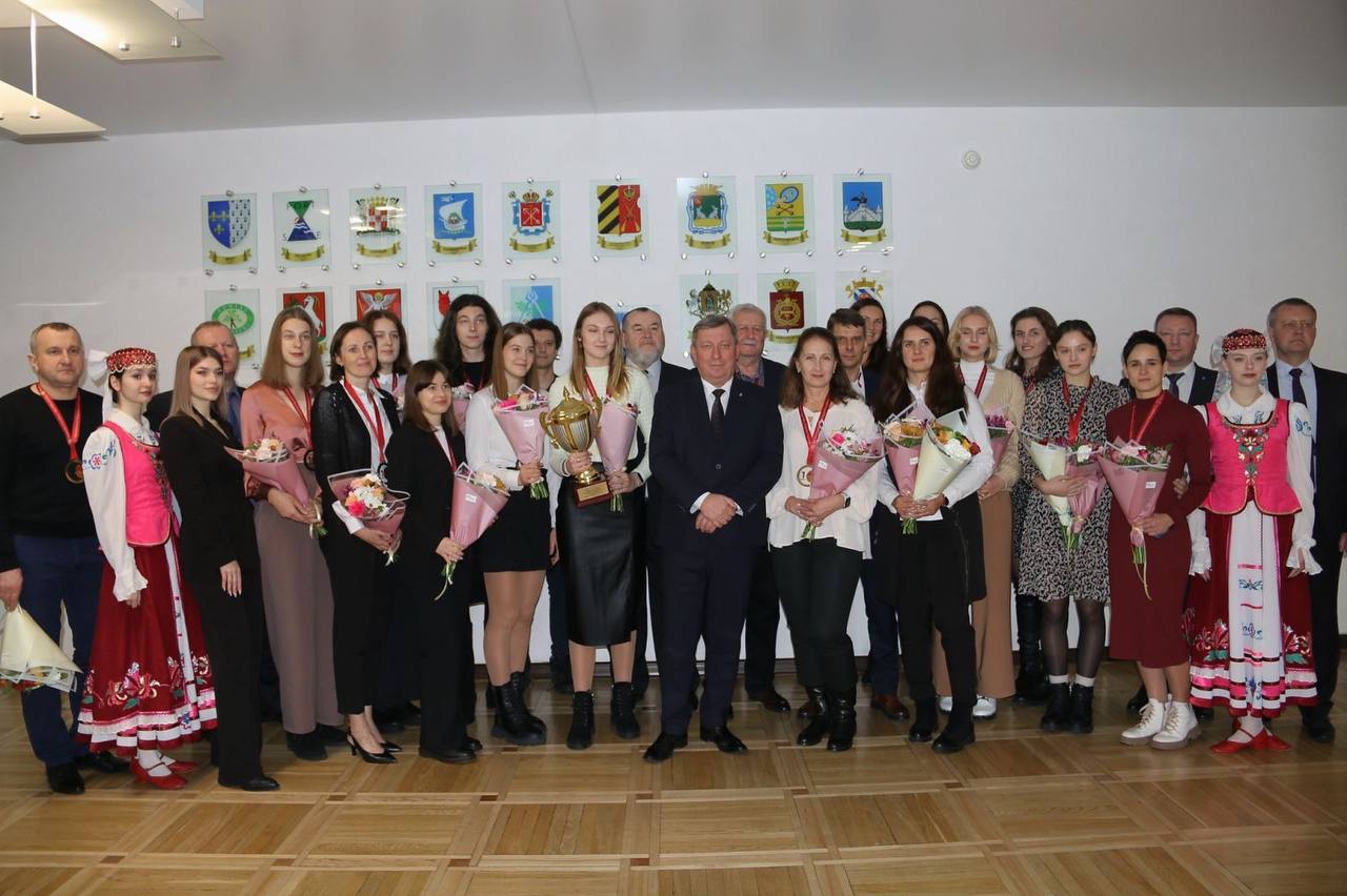 В брестском горисполкоме чествовали женскую волейбольную команду «Прибужье».