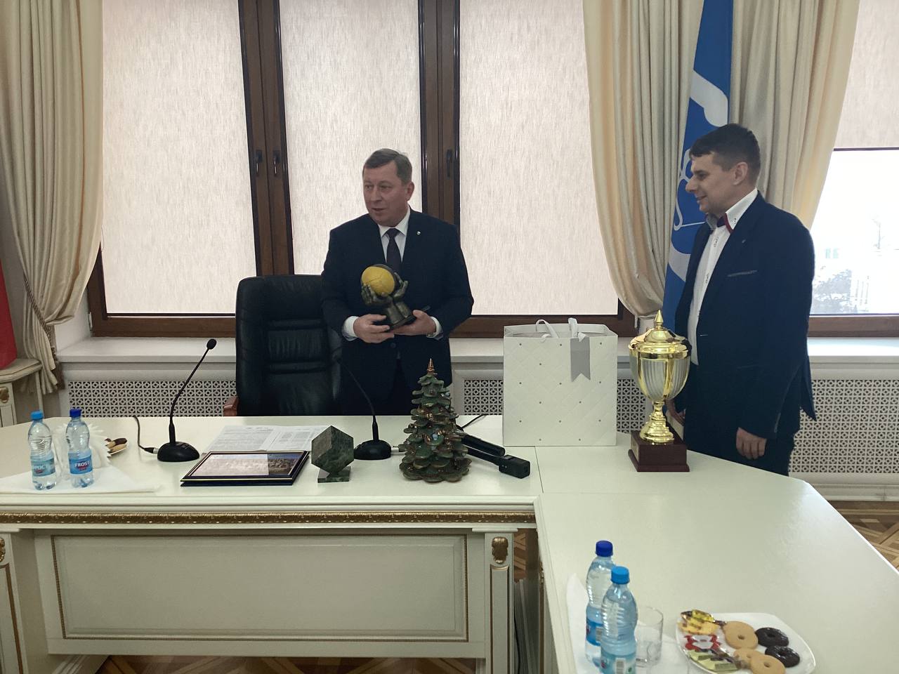 В брестском горисполкоме чествовали женскую волейбольную команду «Прибужье».