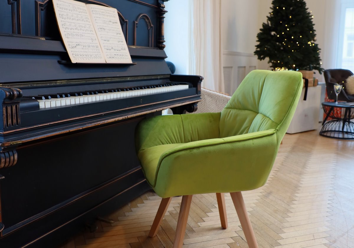 Создавайте новогодний уют со скидками на мебель и декор от AksHome!