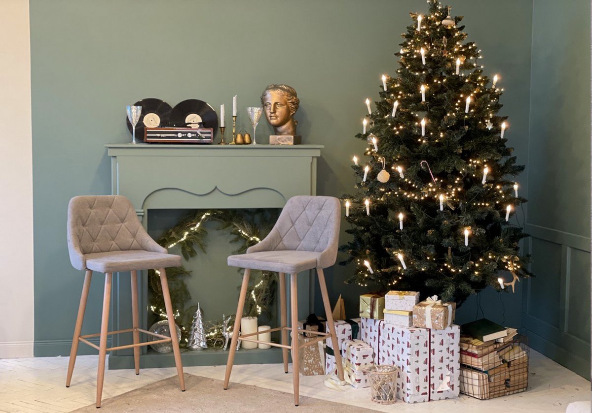 Создавайте новогодний уют со скидками на мебель и декор от AksHome!