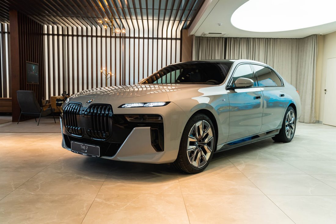 В Беларусь приехал первый для страны BMW i7