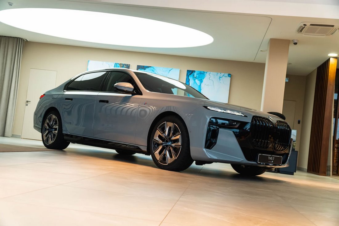 В Беларусь приехал первый для страны BMW i7