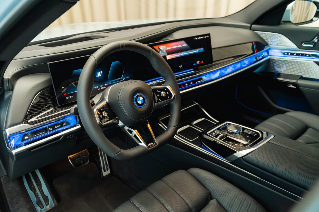 В Беларусь приехал первый для страны BMW i7