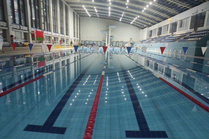 «Просыпаюсь в четыре утра, пять минут на сборы — и пошел». Истории белорусов, которые встают на работу очень рано