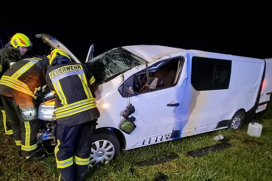 В Германии перевернулся бус с белорусом за рулем и тремя пассажирами