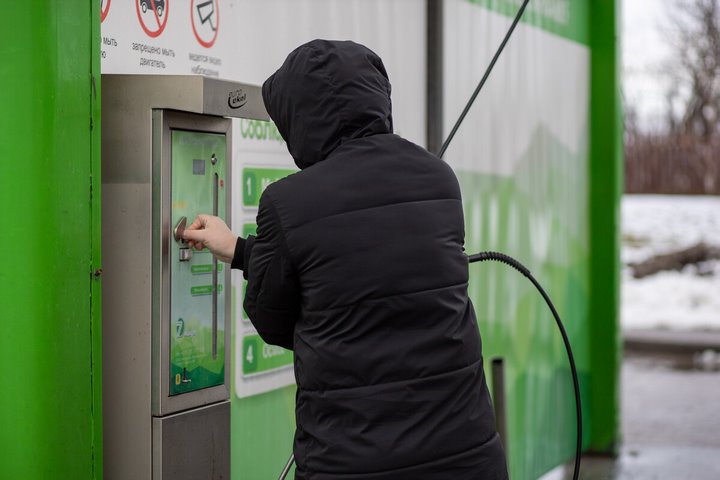 Стоит ли мыть машину в мороз на мойке самообслуживания? Топ-5 советов от владельца такого бизнеса