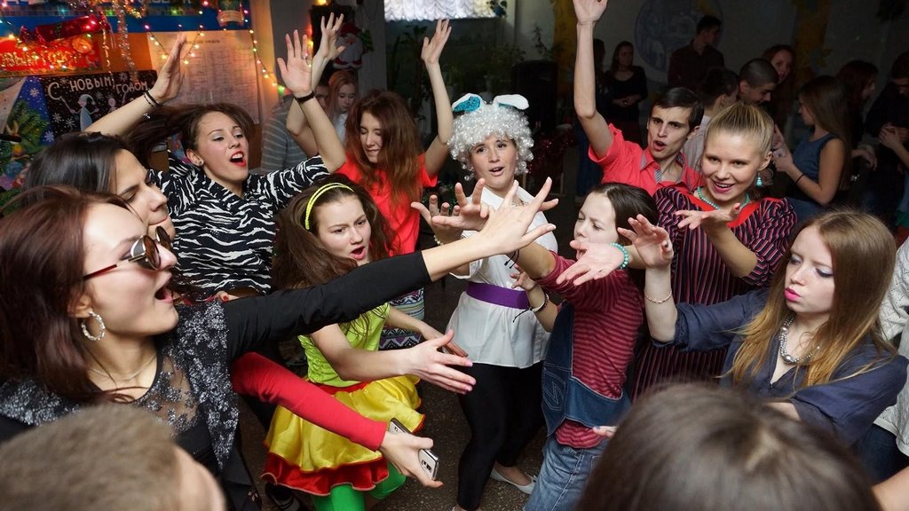 Подросток хочет встречать Новый год с друзьями: отпускать его или нет?