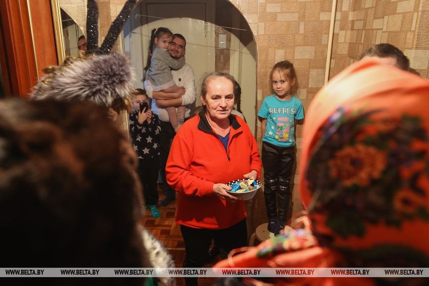 Открывай ворота, Коляда в гости пришла. Как на пинском Полесье живет народный рождественский обряд