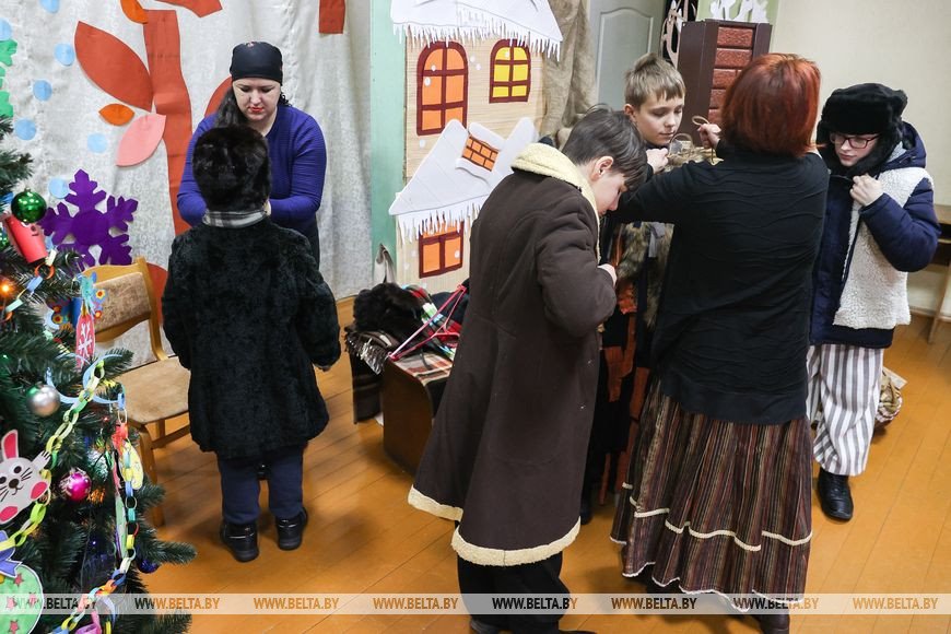 Открывай ворота, Коляда в гости пришла. Как на пинском Полесье живет народный рождественский обряд