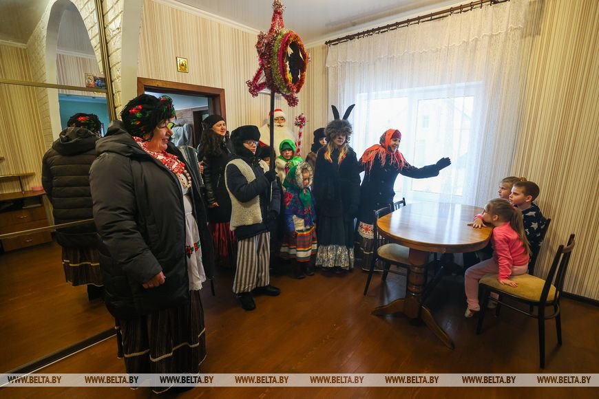 Открывай ворота, Коляда в гости пришла. Как на пинском Полесье живет народный рождественский обряд