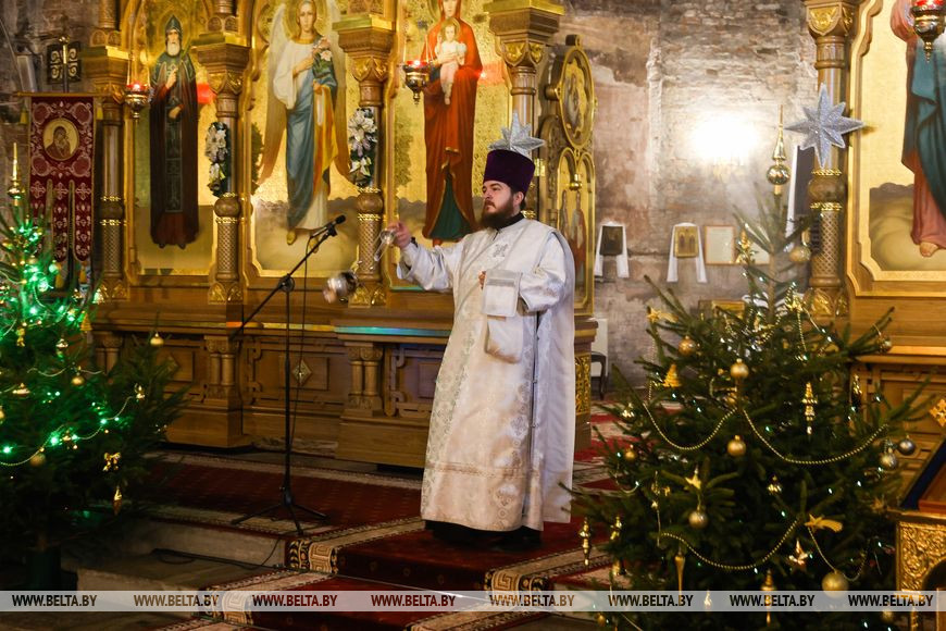 В Бресте православные верующие празднуют Рождество Христово