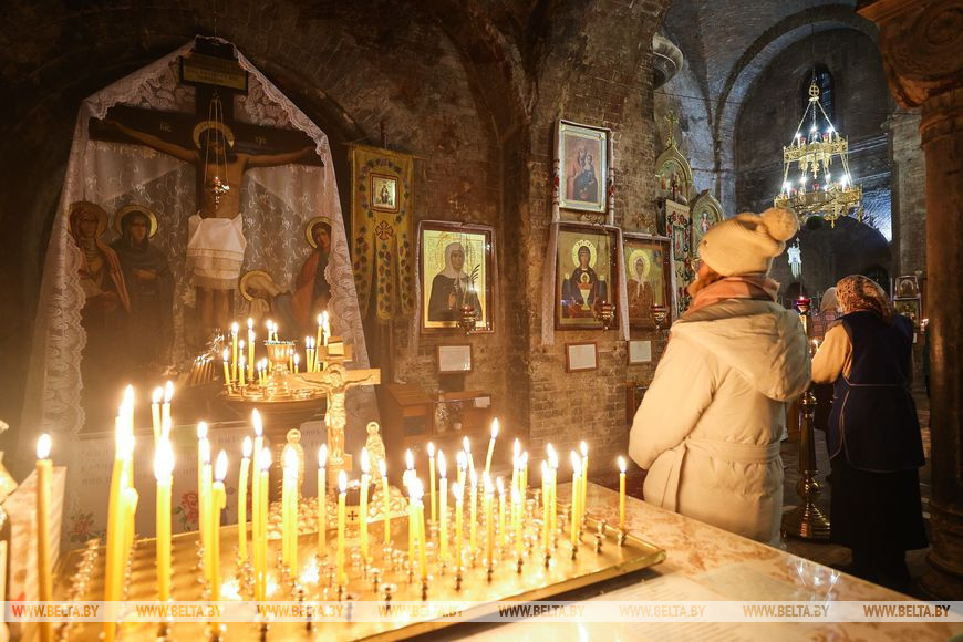 В Бресте православные верующие празднуют Рождество Христово