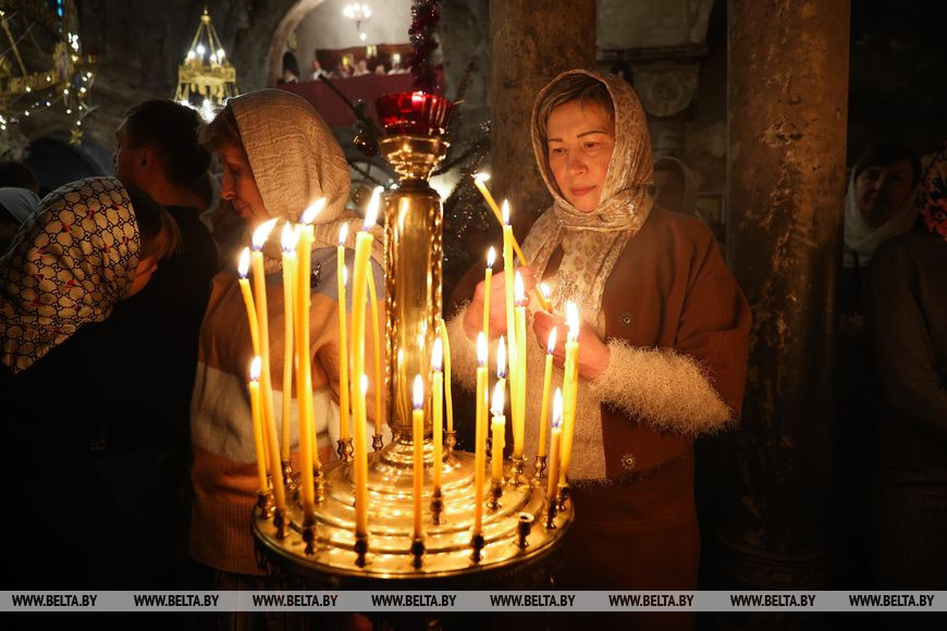 В Бресте православные верующие празднуют Рождество Христово