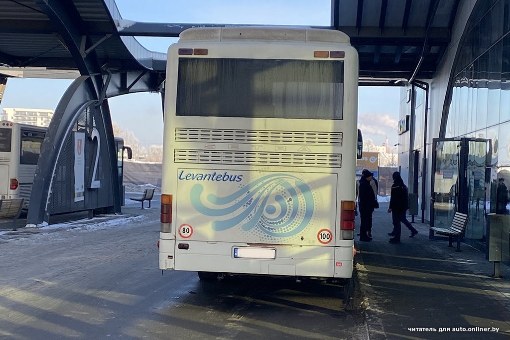 «Два дня жизни впустую». Белорус рассказал о своей худшей автобусной поездке из Варшавы в Минск