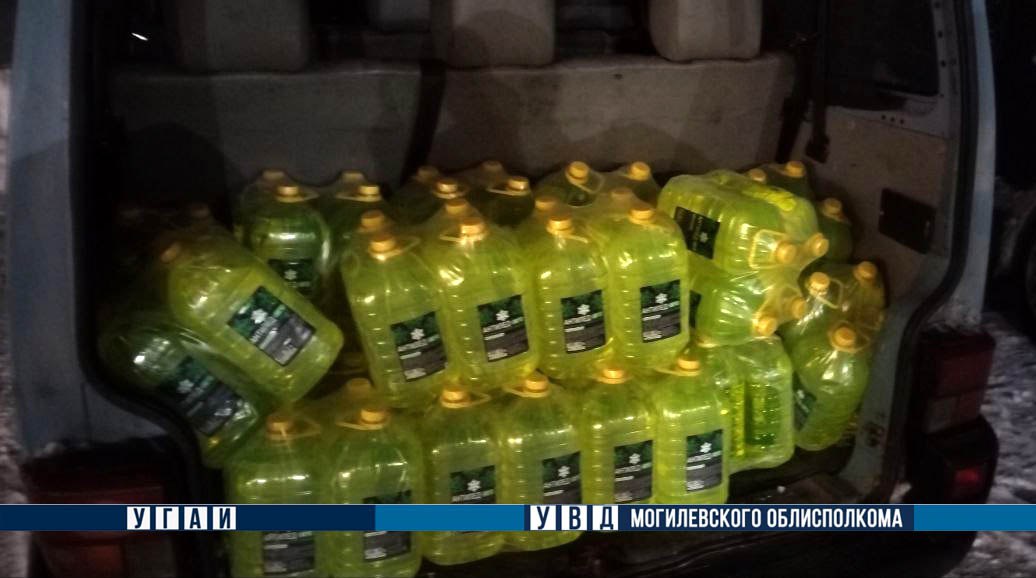 Брестчанин незаконно перевозил 1000 литров спиртосодержащей жидкости