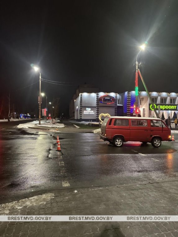 В Лунинце водитель VW сбил 66-летнего пешехода