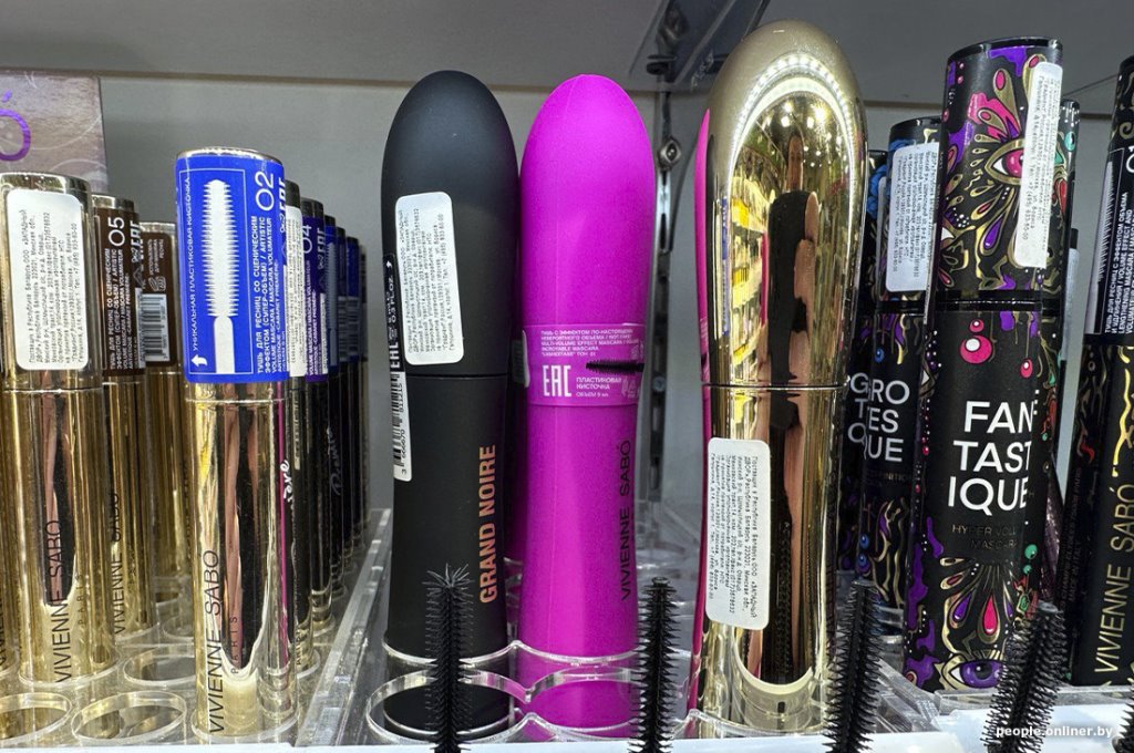 В Минске продают тушь в провокационной упаковке. Она вызвала жаркие дискуссии