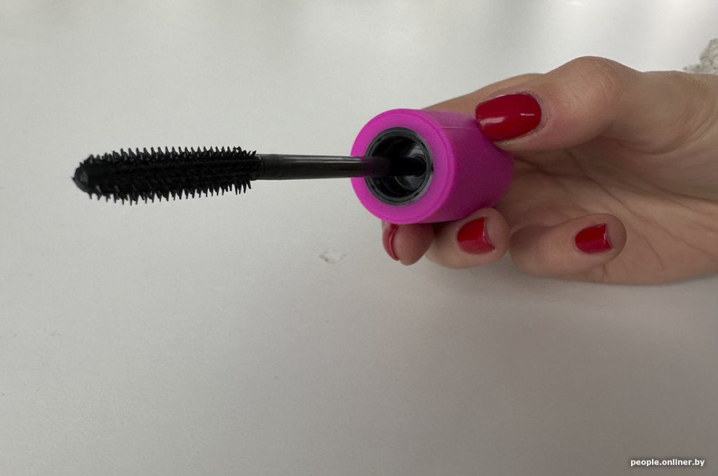 В Минске продают тушь в провокационной упаковке. Она вызвала жаркие дискуссии