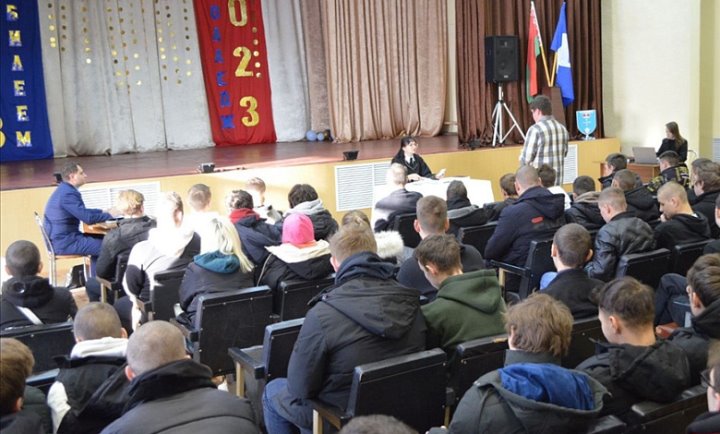 За уклонение от мероприятий по призыву в Лунинце публично судили жителя района