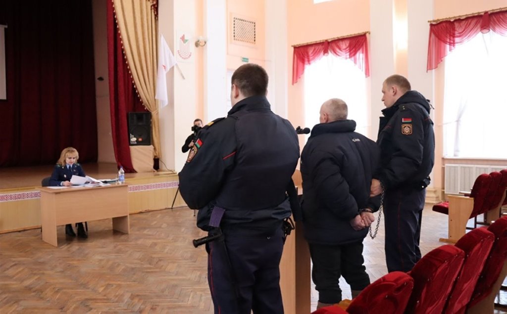 Угрожавшего ружьем в магазине жителя Барановичского района заключили под стражу